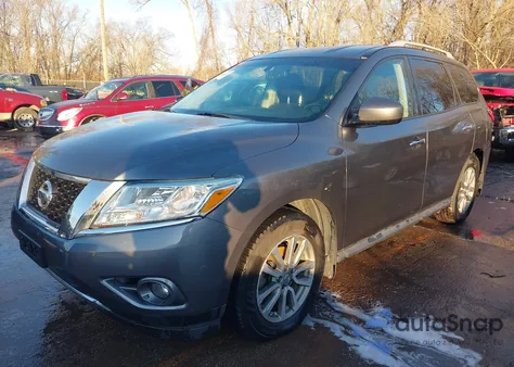 2016 Nissan Pathfinder Sv z USA, uszkodzony, nr VIN 5N1AR2MM5GC601301